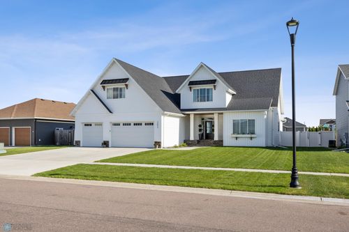 2652 70th Ave S, Fargo, ND, 58104-7361 | Card Image