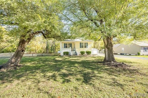 504 Saint Clair Rd, Fairview Heights, IL, 62208-2457 | Card Image