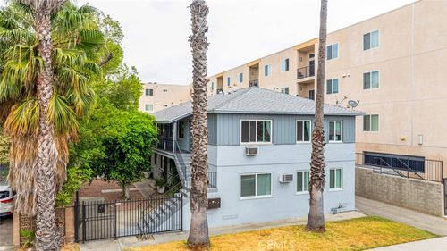 13647 Leadwell St, Van Nuys, CA, 91405-2756 | Card Image