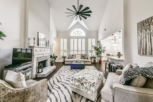 1322 Blackthorne Dr, Houston, TX, 77094-2944 | Card Image