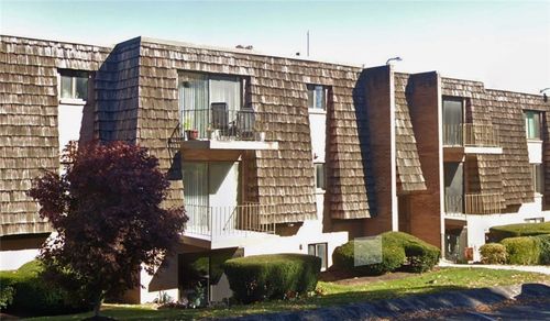 1434 Forest Green Dr, Coraopolis, PA, 15108 | Card Image