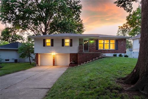 6714 N Bales Ave, Gladstone, MO, 64119-1331 | Card Image