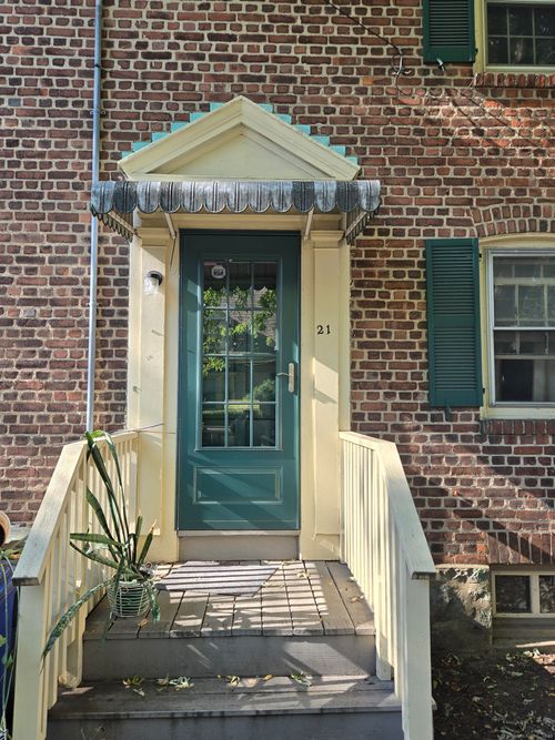 21 Little St, Bridgeport, CT, 06604-5239 | Card Image