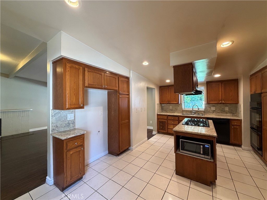Residential in Reseda 5