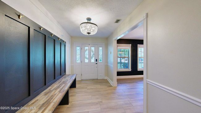 Front door entry | Image 11