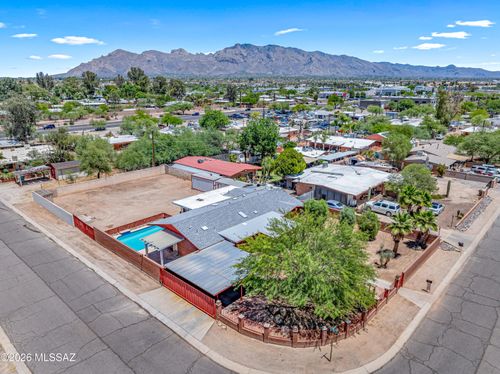 1262 W La Osa Drive, Tucson, AZ, 85705 | Card Image