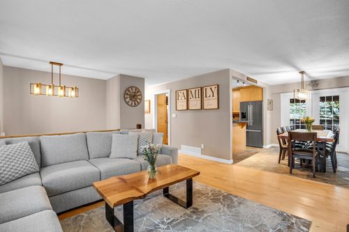 11472 85 Avenue, Delta, BC, V4C2T7 | Card Image