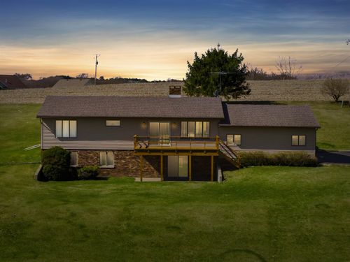 1808 Green Valley Rd Nw, Waukon, IA, 52172 | Card Image