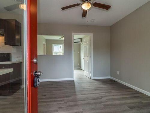 apt-2-1819 Cove Park Dr, Kemah, TX, 77565-2147 | Card Image