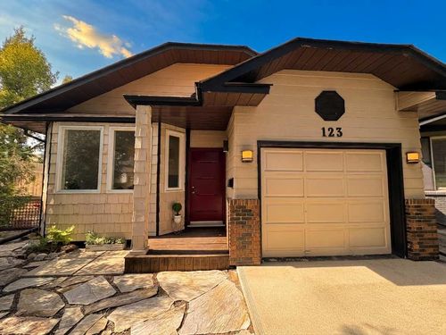 123 Sunmills Pl Se, Calgary, AB, T2X2R1 | Card Image