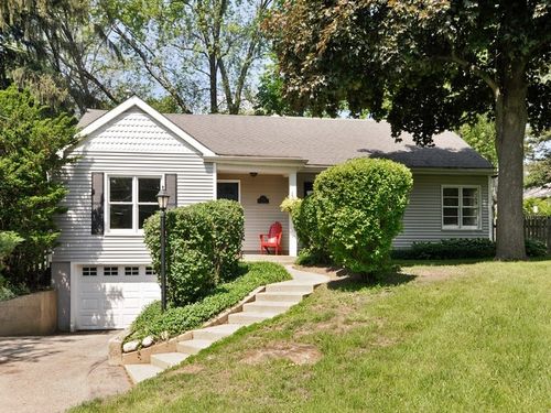 636 Exmoor Ave, Barrington, IL, 60010-3047 | Card Image