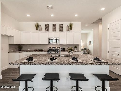352 W Glacier Bay Dr, San Tan Valley, AZ, 85140-7179 | Card Image