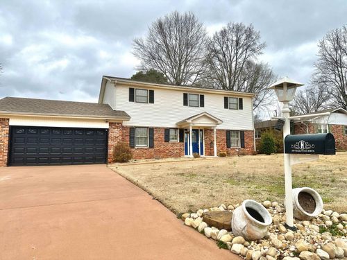 569 Hazelwood Dr, Florence, AL, 35633-1341 | Card Image