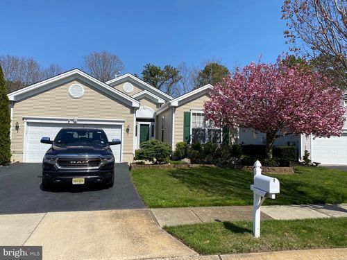 100 Hyannis Ct, GALLOWAY, NJ, 08205-6648 | Card Image