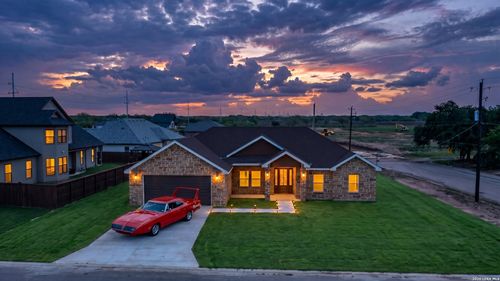 2 Hope Pl, Uvalde, TX, 78801-4067 | Card Image