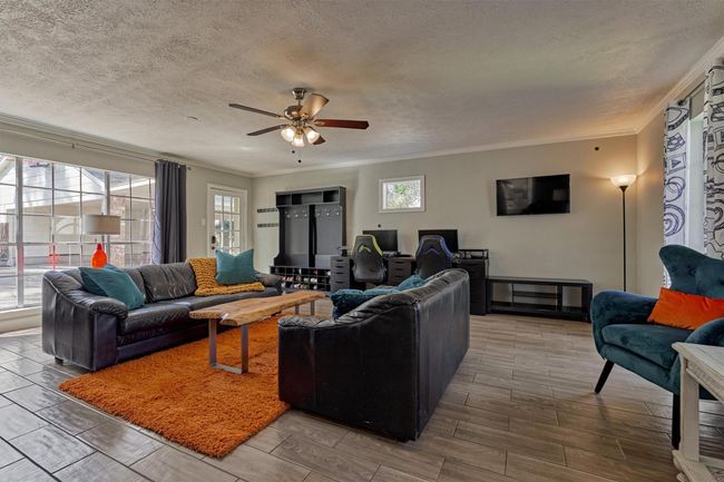 24203 Creekview Dr, House other with 4 bedrooms, 3 bathrooms and 2 parking in Spring TX | Image 15