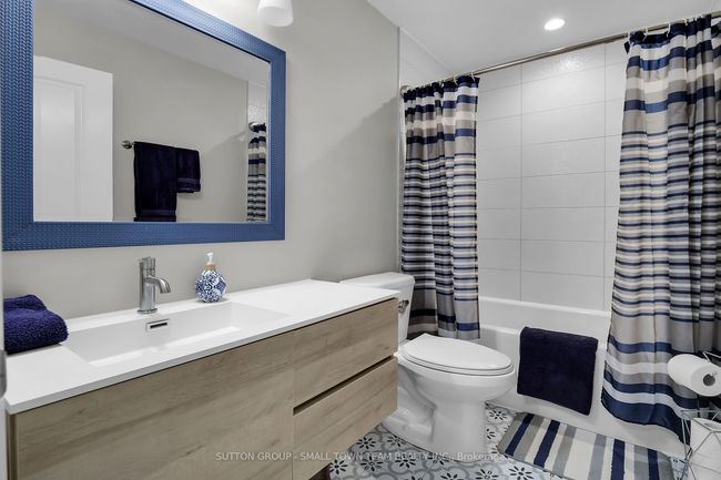 162 Roland St, House other with 3 bedrooms, 4 bathrooms and 4 parking in Dashwood ON | Image 22