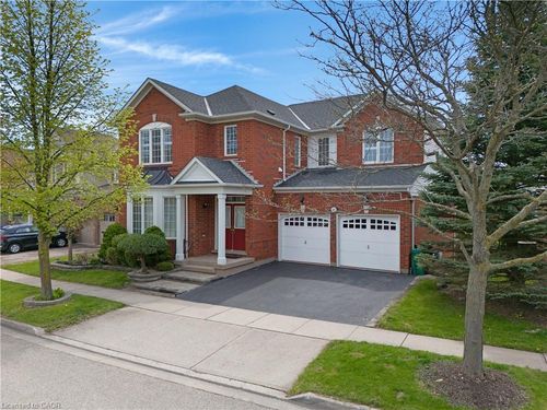 27 Glazebrook Cres, Cambridge, ON, N1T2H7 | Card Image