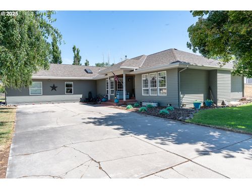 520 Ne 6th St, Dufur, OR, 97021-3026 | Card Image
