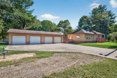 414 Grove Rd, East Bethel, MN, 55092-9740 | Card Image