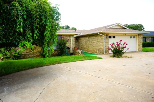 1214 E Ward St, Brownfield, TX, 79316-6636 | Card Image