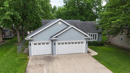 101 24th St, Spirit Lake, IA, 51360-1867 | Card Image