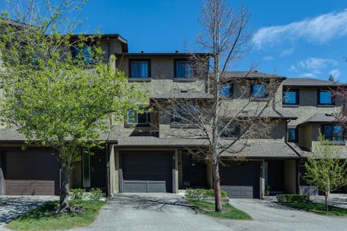 22 Glamis Gdns Sw, Calgary, AB, T3E6S4 | Card Image