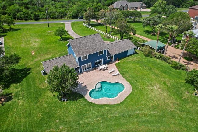 11320 Cedar Gully Rd, House other with 3 bedrooms, 2 bathrooms and 3 parking in Beach City TX | Image 9