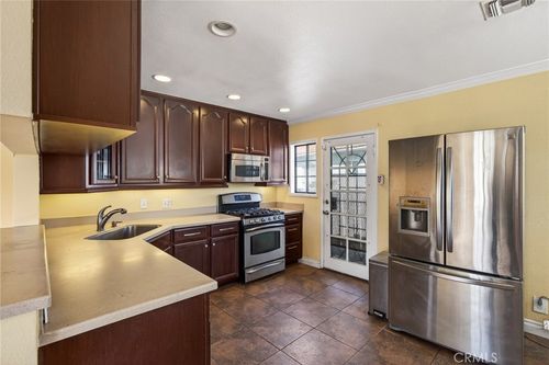 5021 Brayton Ave, Long Beach, CA, 90807-1105 | Card Image