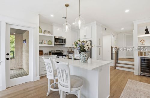 7445-3 Shelter Cove Ln, Hilton Head Island, SC, 29928-1525 | Card Image
