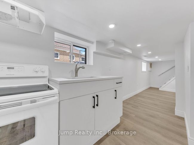 1662 Cadillac St, House other with 5 bedrooms, 3 bathrooms and null parking in Windsor ON | Image 27