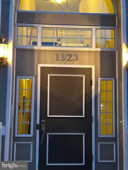 apt-201-1923 Wilson Ln, MCLEAN, VA, 22102-4720 | Card Image