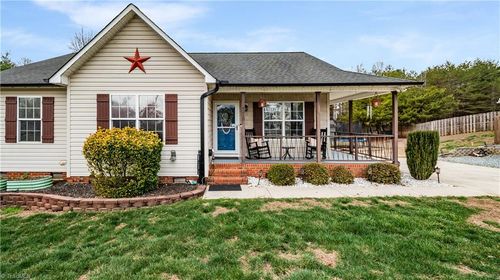 4215 Water Oak Ct, Randleman, NC, 27317-8219 | Card Image