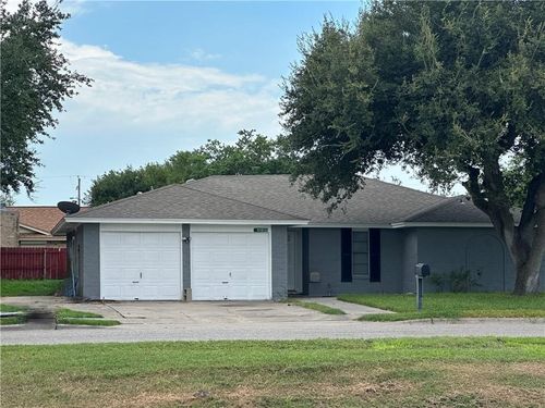2112 Memorial Pkwy, Portland, TX, 78374-2638 | Card Image