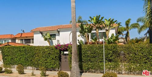 697 Washington Blvd, Marina del Rey, CA, 90292-5418 | Card Image