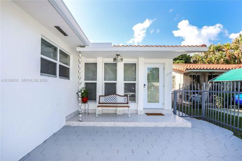 1030 Sw 10th Ave, Miami, FL, 33130-3618 | Card Image