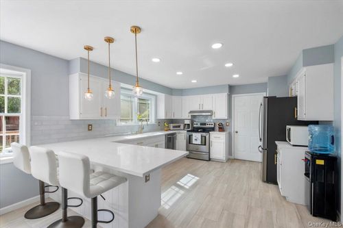 38 Somerset Dr, Patterson, NY, 12563-2522 | Card Image