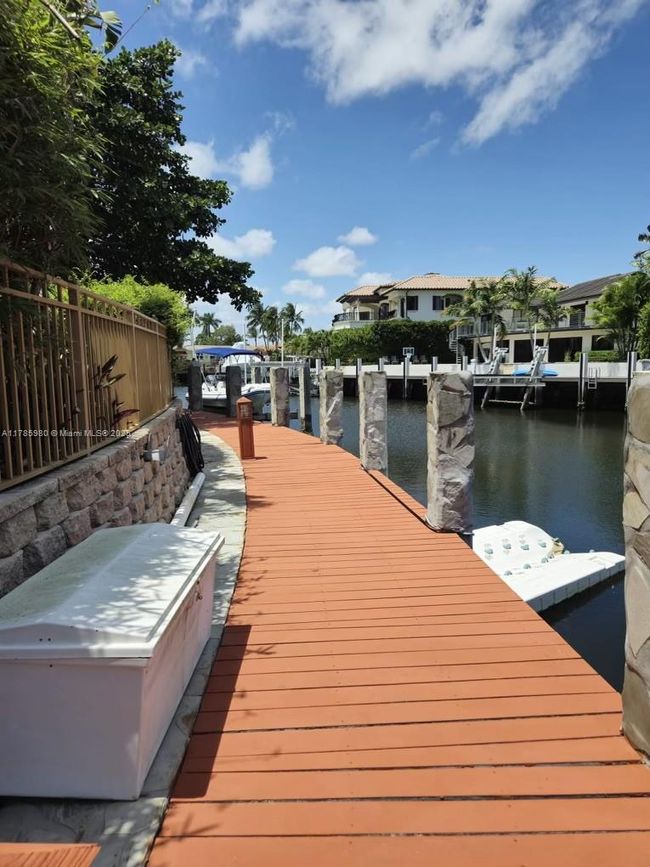 4050 Ne 25 Th Ave, House other with 3 bedrooms, 4 bathrooms and null parking in Lighthouse Point FL | Image 6