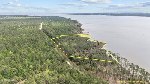 3411 Upper Neck Rd, Bayboro, NC, 28515-9292 | Card Image