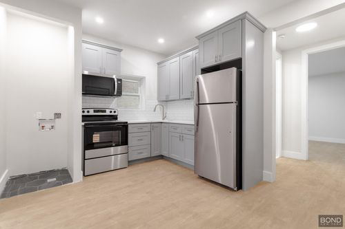 1f-558 Empire Blvd, Brooklyn, NY, 11225-3110 | Card Image
