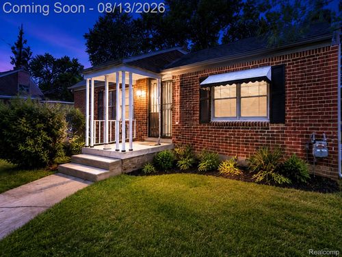 7619 Fielding St, Detroit, MI, 48228-3231 | Card Image