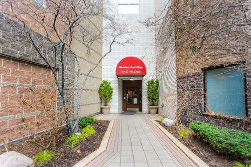 apt-408-40 9th St, Chicago, IL, 60605-2140 | Card Image
