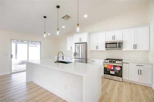 1006 Blue Lantern Dr, Henderson, NV, 89015-5989 | Card Image
