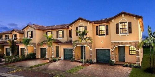 97-97 Se 34th Ter, Homestead, FL, 33033-7481 | Card Image