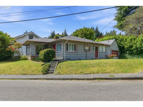 685 N 12th St, Coos Bay, OR, 97420-1816 | Card Image