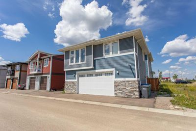 467 Townsend St, House detached with 5 bedrooms, 3 bathrooms and 5 parking in Red Deer AB | Image 3