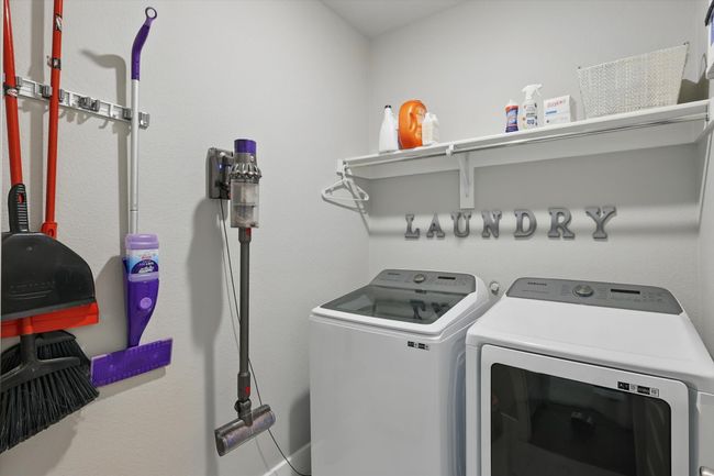 Washroom featuring independent washer and dryer | Image 21