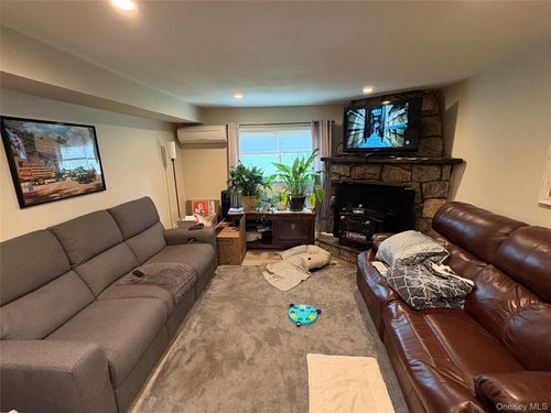 191 Atlantic Pl, Hauppauge, NY, 11788-4441 | Card Image