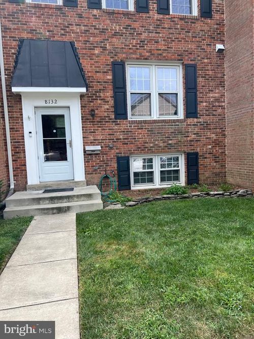 8132 Sleepy View Ln, SPRINGFIELD, VA, 22153-2947 | Card Image