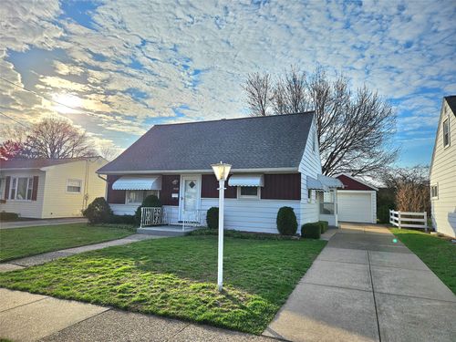 2109 S Manor Dr, Erie, PA, 16505-4703 | Card Image